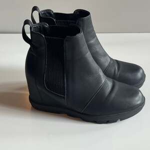 Athlefit Women's Black Chelsea Wedge Ankle Boots Size 6.5